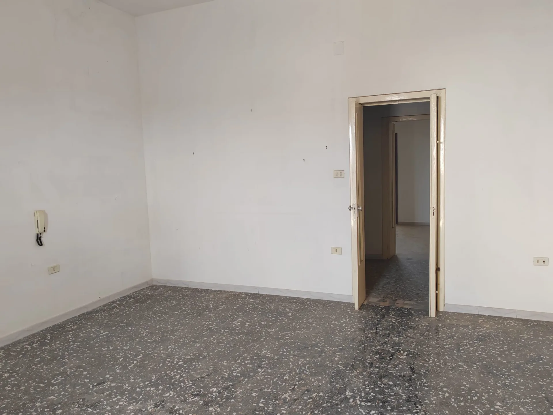 Abitazione 1° piano — Foto 9 di 13