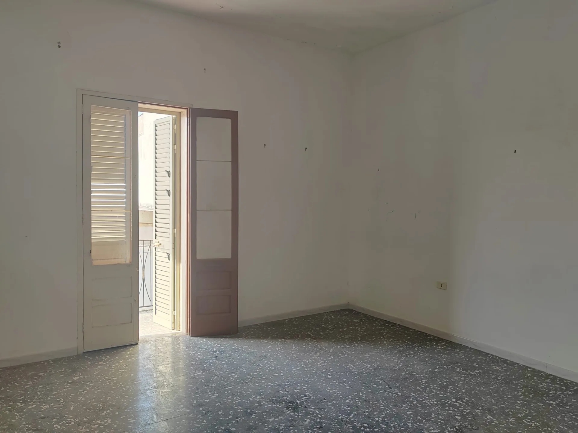 Abitazione 1° piano — Foto 11 di 13