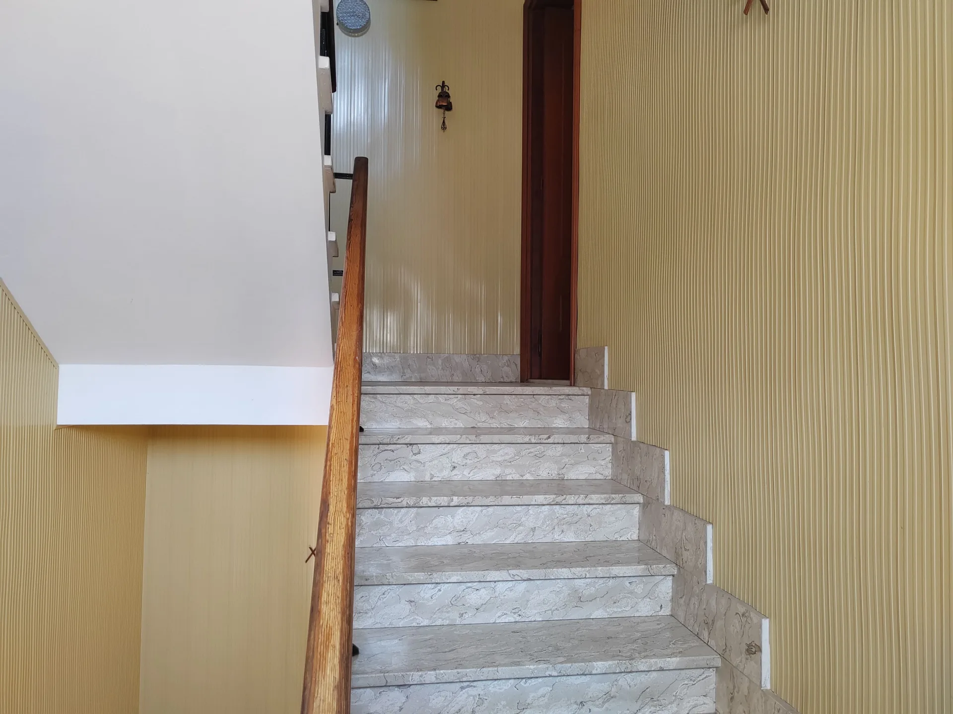 Intero Stabile Indipendente con Garage di Ampia Metratura e Abitazione al Primo Piano — Foto 12 di 19