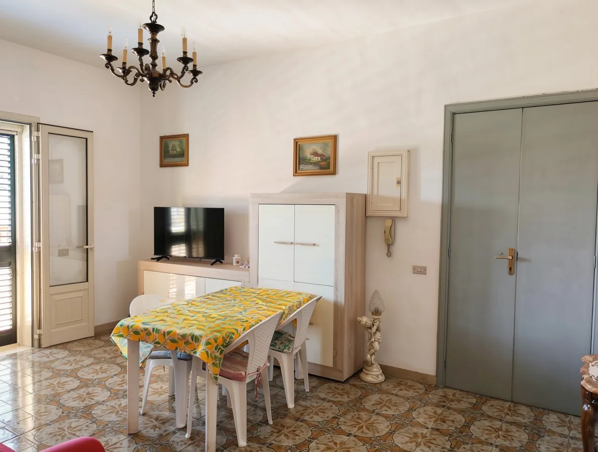 Ampio appartamento a pochi passi dal mare — Foto 11 di 11