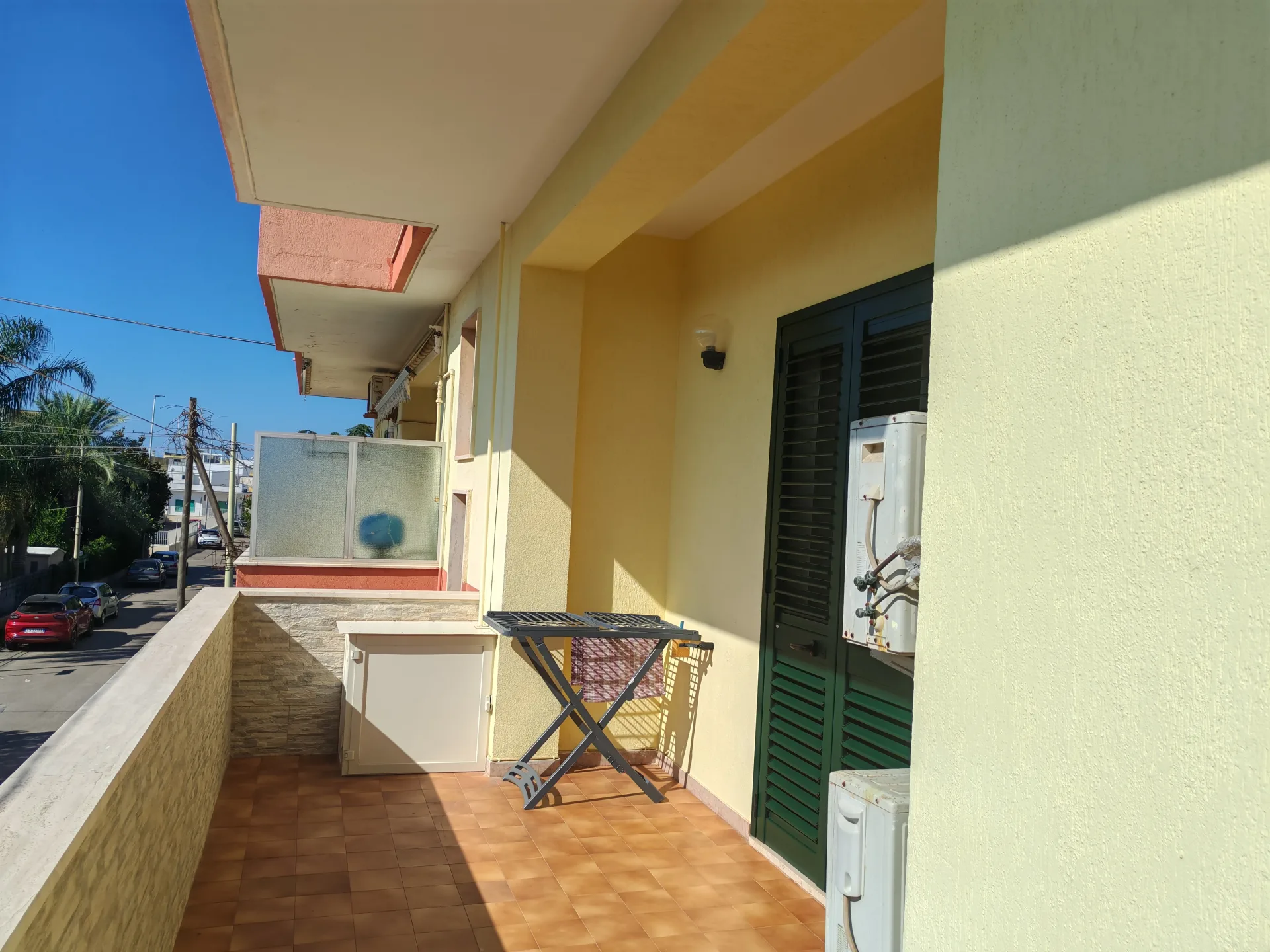 Ampio appartamento a pochi passi dal mare — Foto 5 di 11